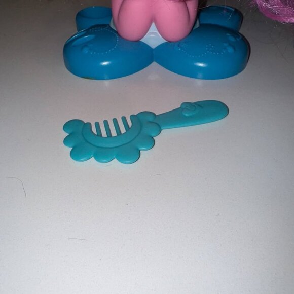 Trolls Poppy Pink Hair Styling Doll Pink and Blue with one comb 11 inches - Picture 4 of 6